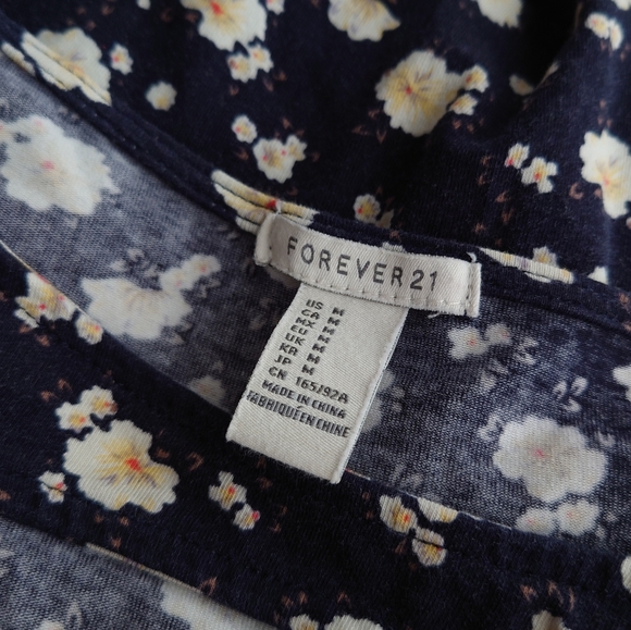 Floral patterned A-line One Piece Dress Forever21 with Cleavage Window - Picture 6 of 6